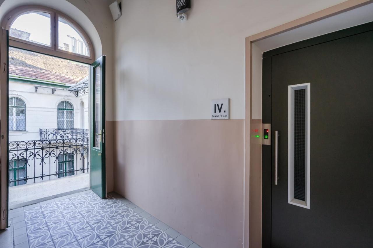 Bpr R20 Studio Home With A/C Budapest Exterior photo
