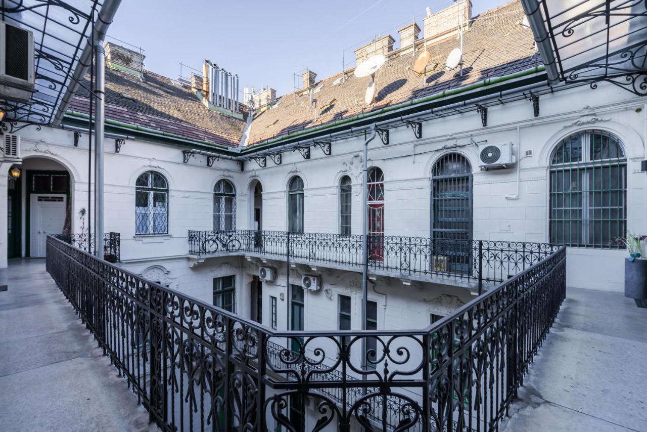 Bpr R20 Studio Home With A/C Budapest Exterior photo